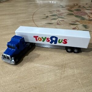 2013 Fastlane Toys R Us Semi Truck & Trailer 8” Diecast Plastic Toy Vehicle